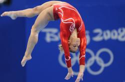 开云APP-东决关键战焦点战，广厦队制霸黄蜂，书写新篇章