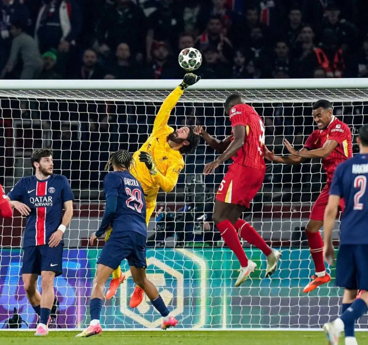 阿森纳击败南安普顿,主场再现强势 阿森纳击败南安普顿,主场再现强势