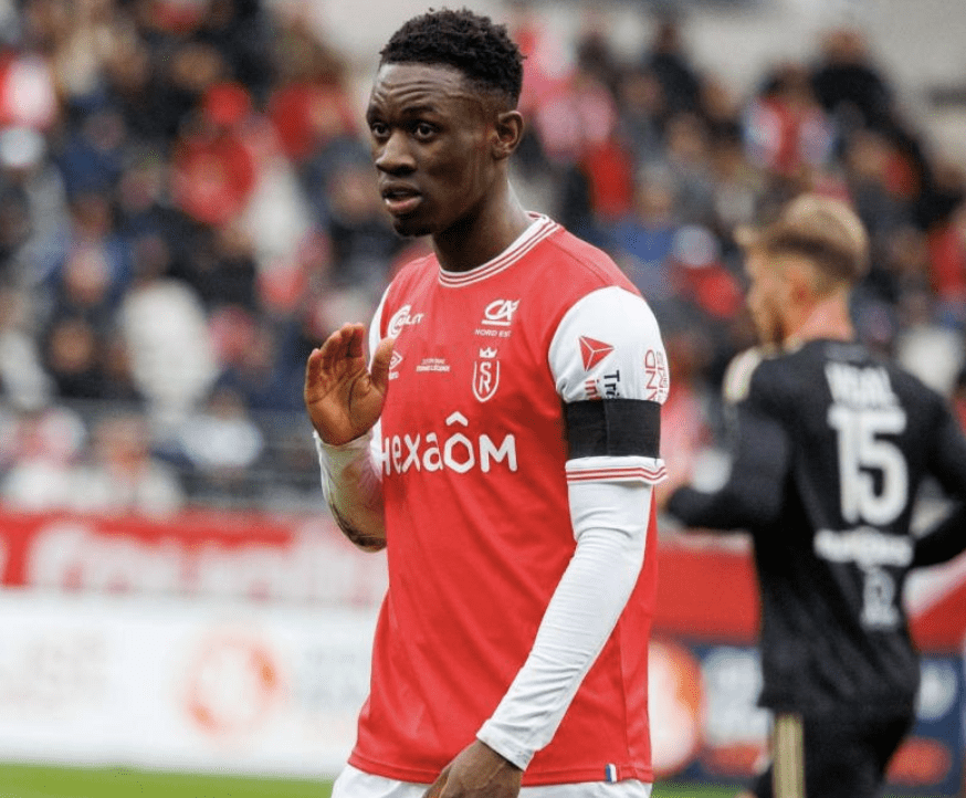 甘冈主场爆冷击败兰斯,保级希望渐生的简单介绍 甘冈主场爆冷击败兰斯,保级希望渐生的简单介绍