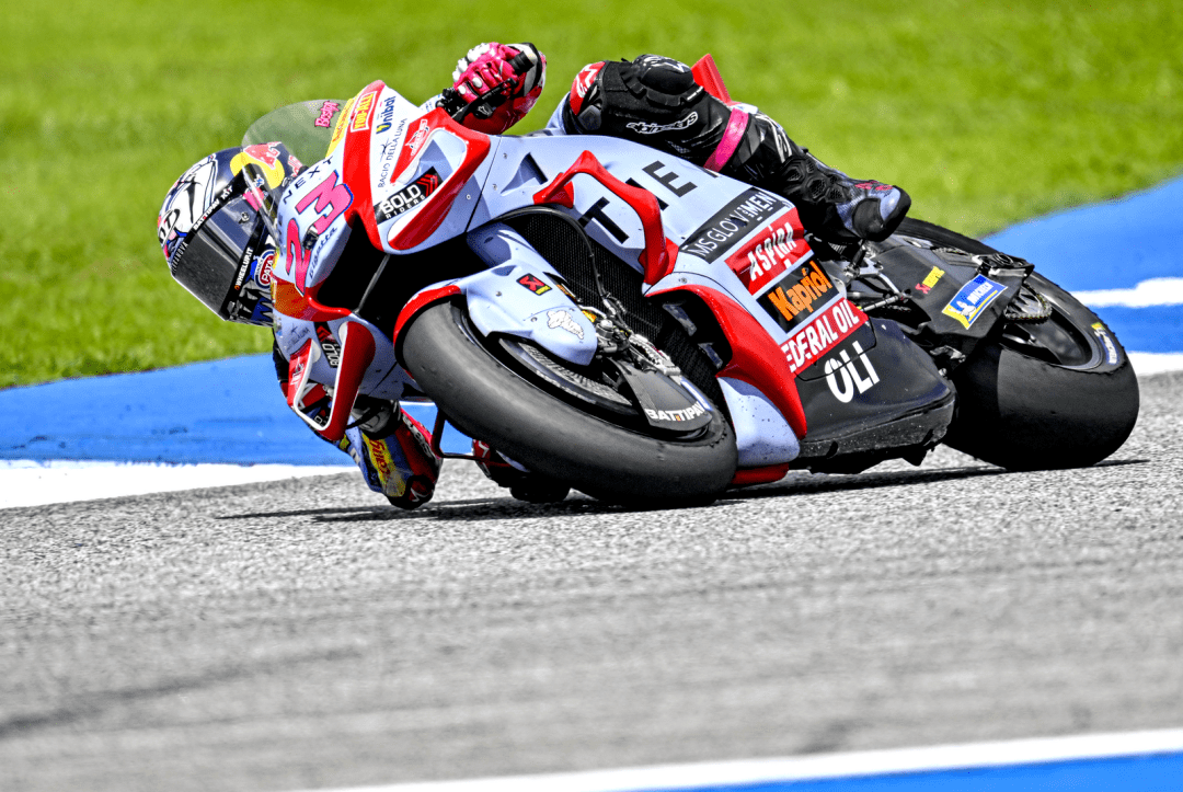 尼斯队员向前迈出关键一步,实现目标 尼斯队员向前迈出关键一步,实现目标