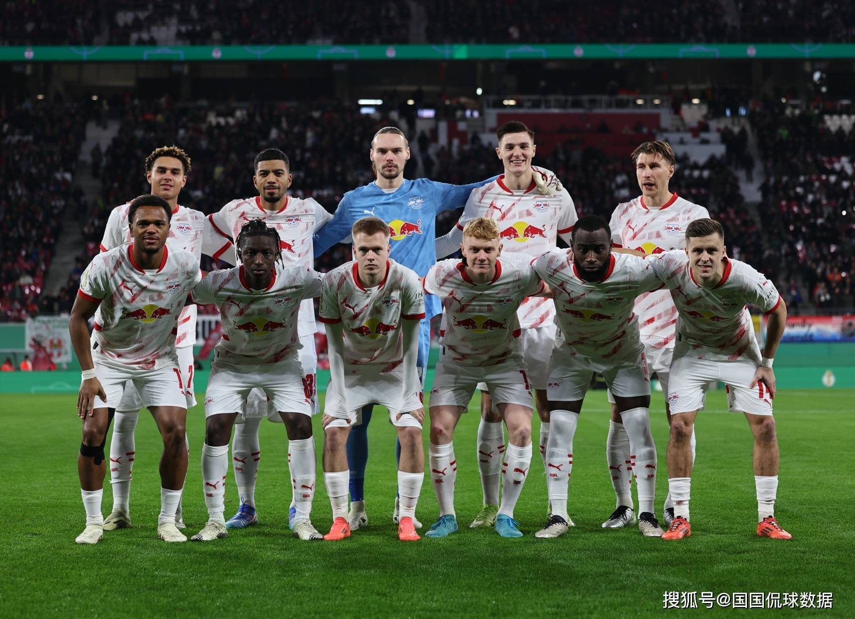 包含莱比锡红牛主场告捷，继续追逐榜首位置的词条