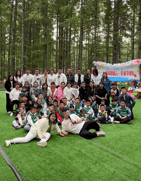 包含阿拉伯球队将士凭一己之力突围,净胜球高领跑的词条 包含阿拉伯球队将士凭一己之力突围,净胜球高领跑的词条