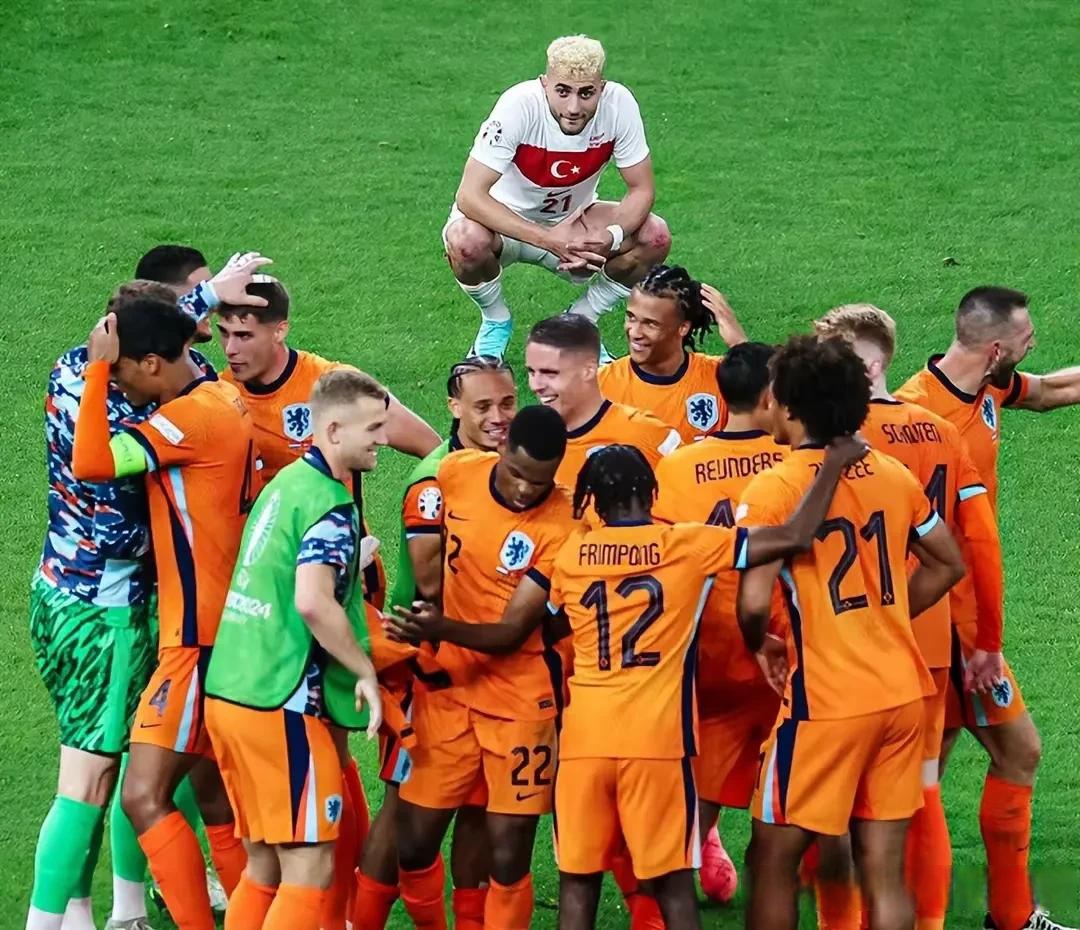 荷兰队火力全开,欧预赛击败对手晋级 荷兰队火力全开,欧预赛击败对手晋级