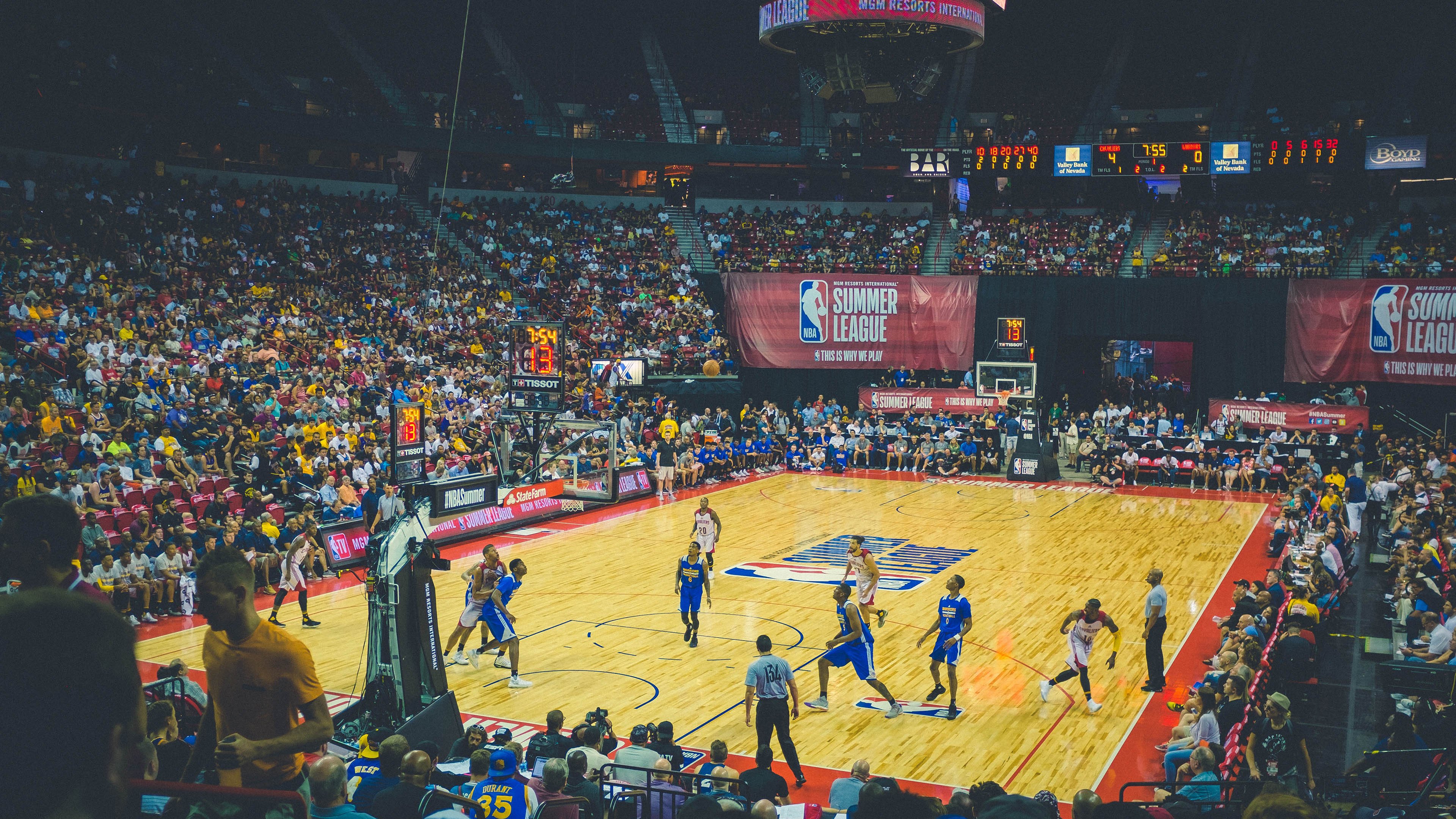 阿什拉夫连续得分拉开差距,爱尔兰主场憾负挪威